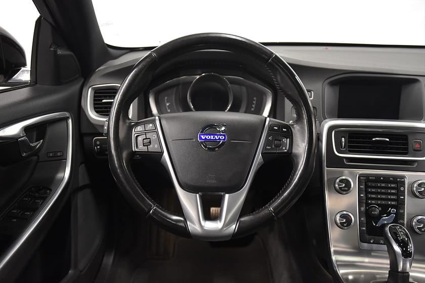 Bild 2 av Volvo S60 Cross Country D4 AWD Summum D-värm Rattv Taklucka 190hk