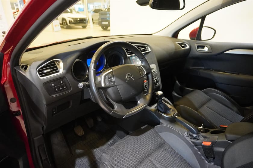 Bild 2 av Citroën C4 1,6 BlueHDi 120hk Panoramaglastak