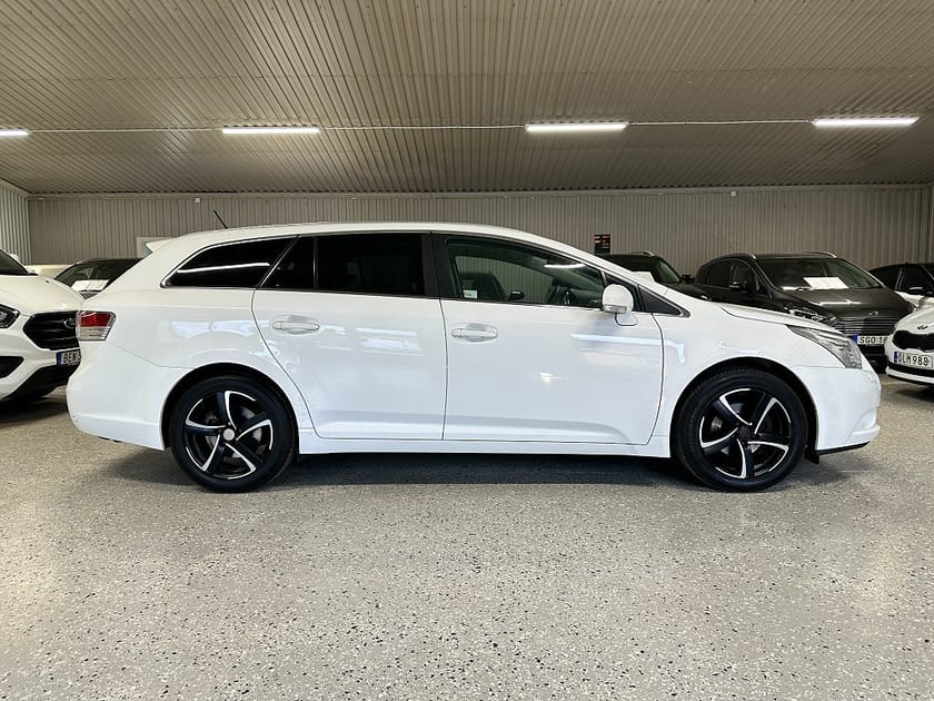 Bild 3 av Toyota Avensis Kombi 2.0 Multidrive S Premium Euro 5 Nyservad Nybess
