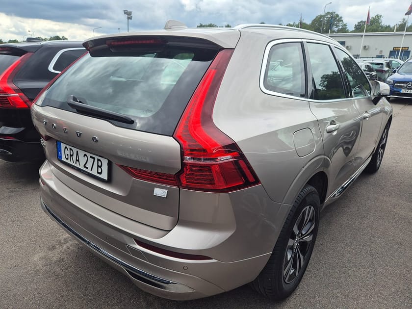 Bild 3 av Volvo XC60 T6 Recharge Core Bright plug in AWD 350HK 4x4 Panorama