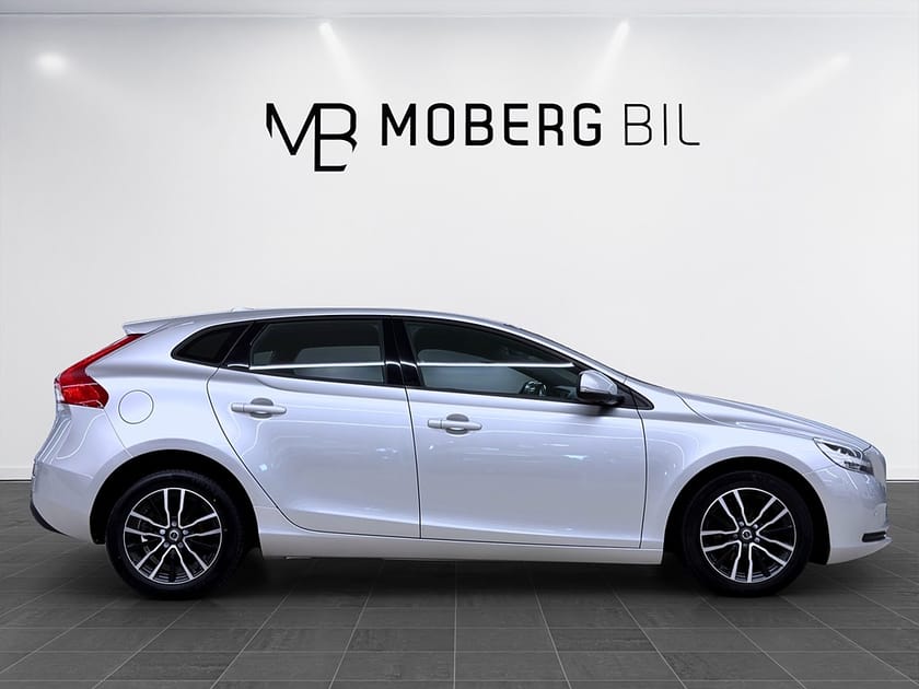 Bild 3 av Volvo V40 D2 120hk Business Advance Navi Värmare PDC