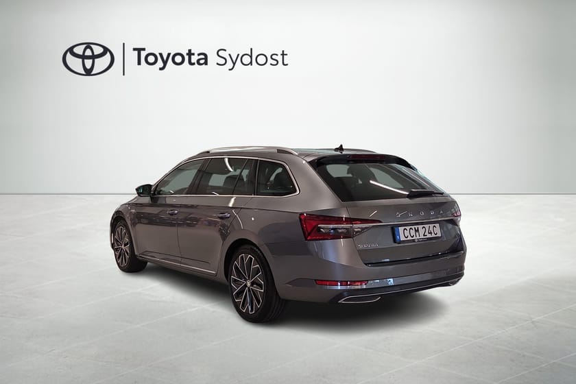 Bild 3 av Škoda Superb Kombi 2,0 TDI 200 hk L&K ( Laurin & Klement) Nybilsgaranti