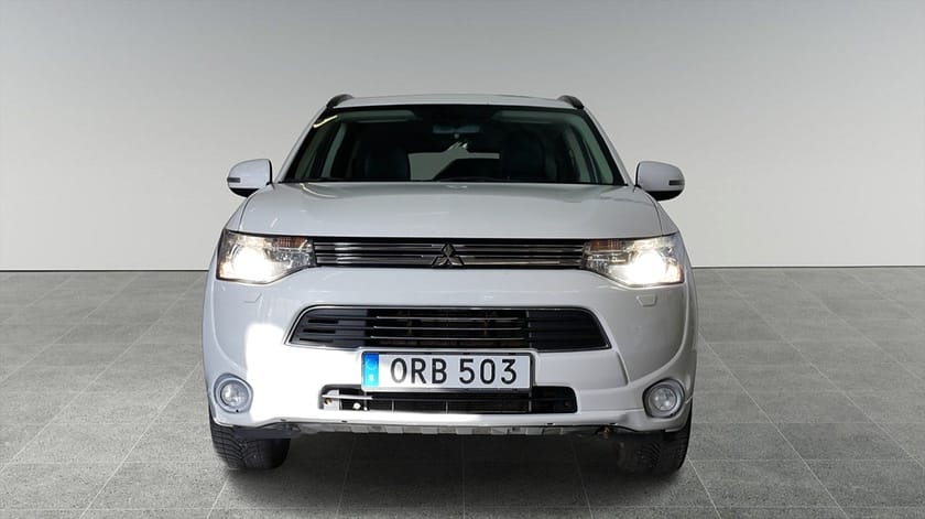 Bild 2 av Mitsubishi Outlander PHEV Business 4WD | 979 kr/mån | Plug-In Hybrid | DragMitsubishi CVT, 203hk, 2014
