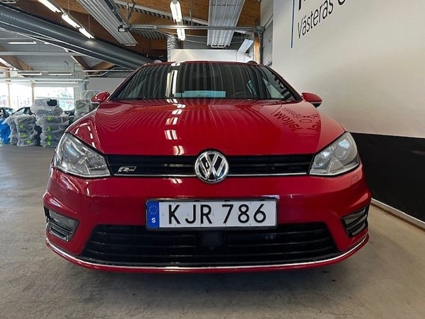 Bild 2 av Volkswagen Golf Sportscombi 1,4 TSI 140hk R-line Drag Backkamera
