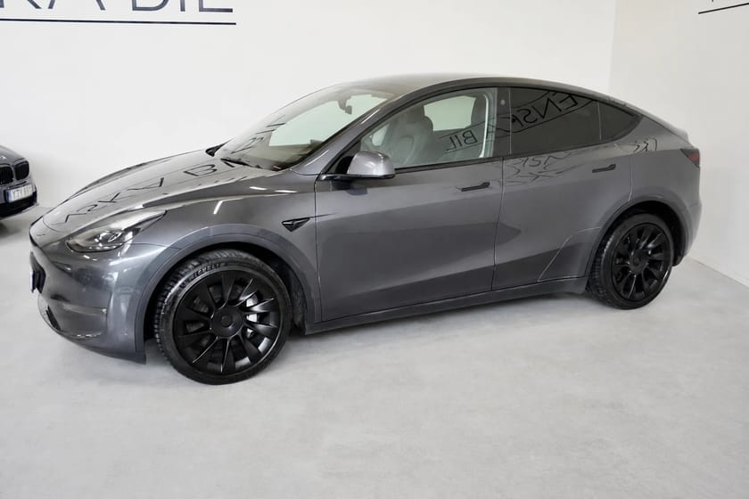 Bild 3 av Tesla Model Y Long Range AWD Drag/20"/V-hjul/3,45% Ränta