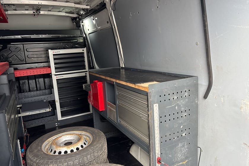 Bild 5 av Iveco Daily 35-140 Van 2.3 JTD Hi-Matic /Verkstadsinredd