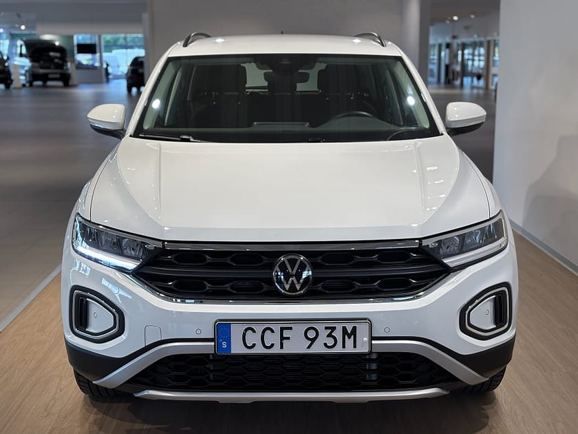 Bild 2 av Volkswagen T-Roc 1.5 TSI DSG Digital Cockpit P-Sensorer ISOFIX