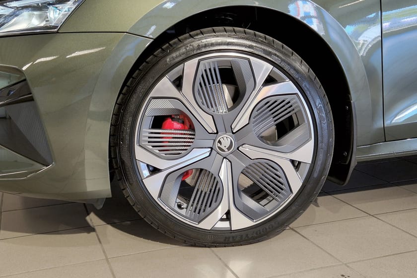 Bild 4 av Škoda Octavia Kombi RS COMBI 2,0 TSI 265 HK 7 VXL DSG