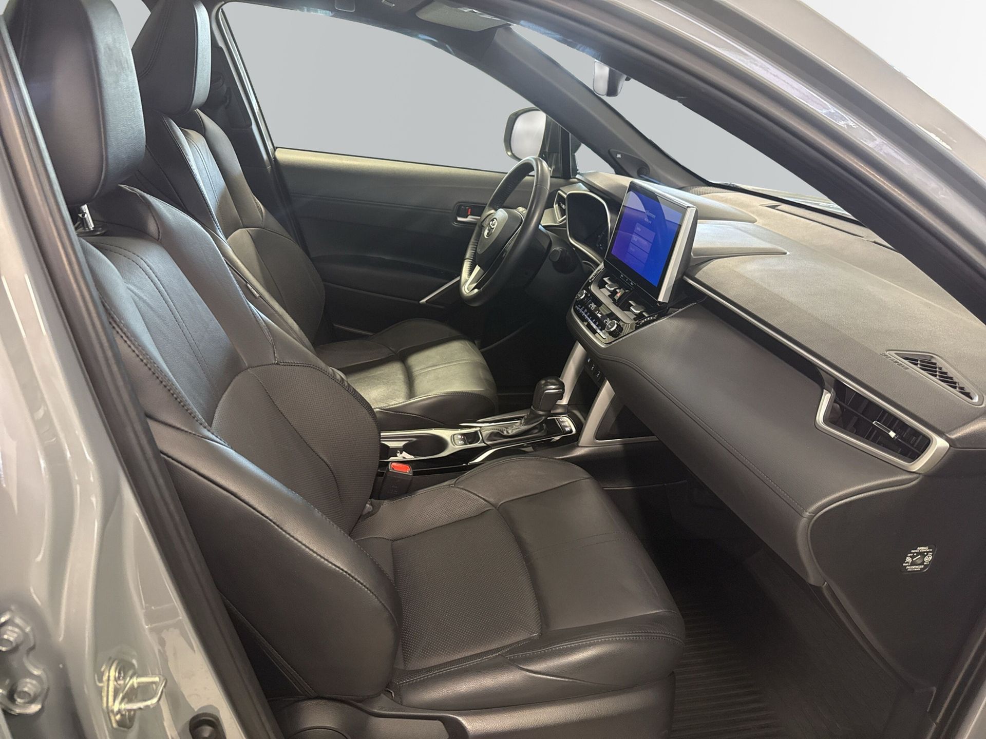 Toyota Corolla Cross Hybrid AWD-i 2022, bild 6/10