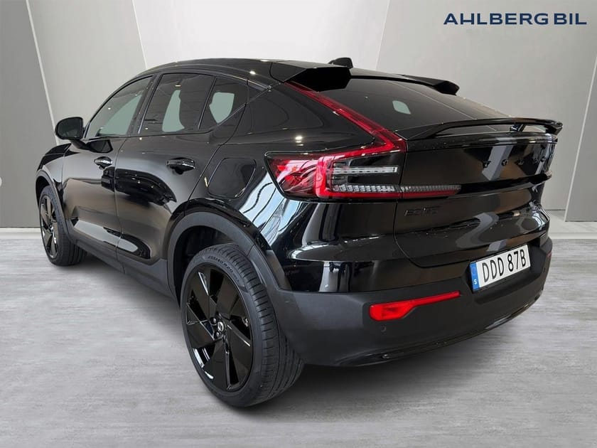 Bild 3 av Volvo EC40 Twin Motor Performance ⚪ M Ultra Black Edt, Klimatpaket, Parkeringskamera 360, Panoramaglastak, HarmanKardon PremiumSound, Google Maps