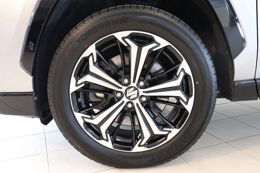 Bild 5 av Suzuki Across Plug-in Hybrid PHEV 2.5 306HK AWD Inclusive NYBILSGARANTI/FRI SERVICE