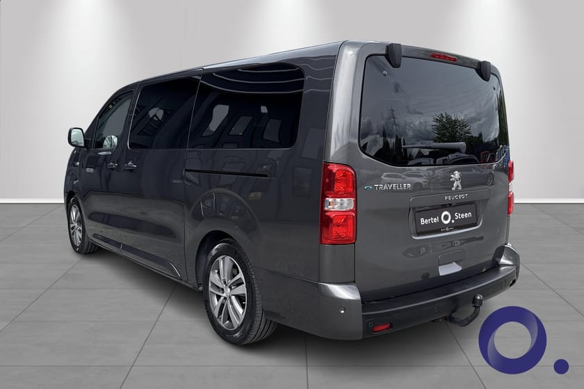 Bilde 3 av Peugeot e-Traveller 75 Panorama glasstak|2 vendbare seter rad 2|Navigasjon