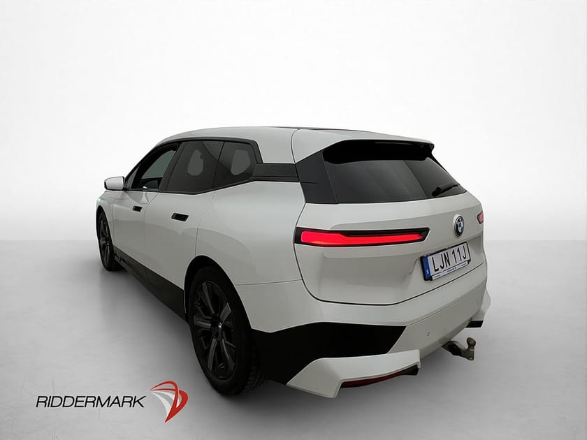 Bild 3 av BMW iX xDrive40 xDrive Sport Line Pano 360° A-CarPlay H/K Navi Drag
