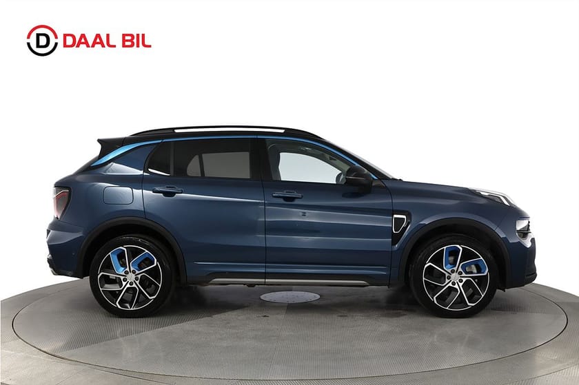 Bild 5 av Lynk & Co 01 PHEV DCT 261HK 17,6kWh INFINITY® PANORAMA 3D-VIEW NFC
