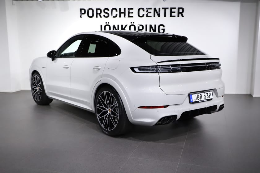 Bild 3 av Porsche Cayenne Coupé E-Hybrid Black Edition