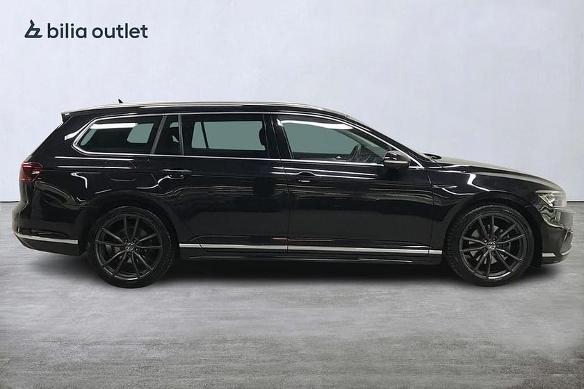 Bild 5 av Volkswagen Passat Sportscombi 2.0 TDI 4M DSG R-Line 200hk Cockpit Drag