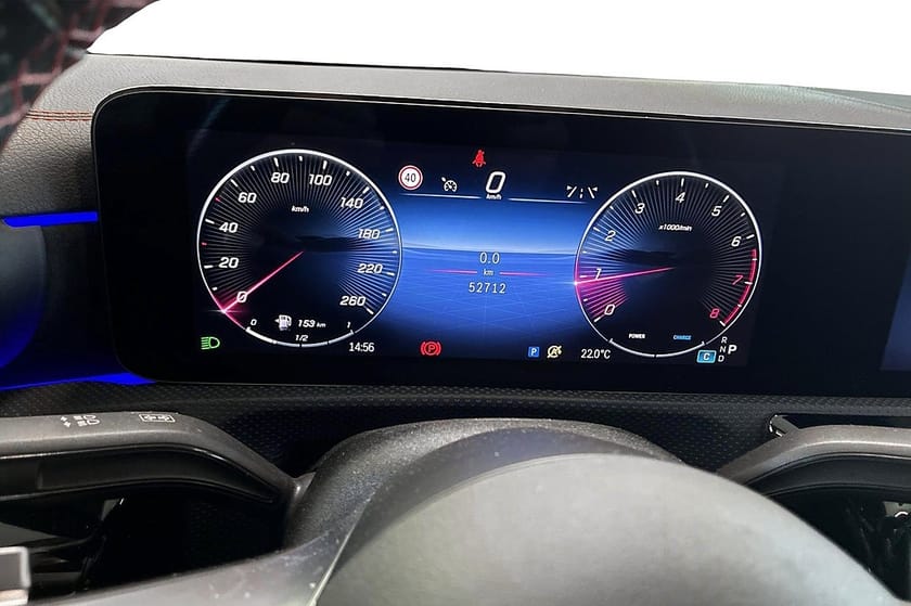 Bild 5 av Mercedes-Benz CLA 200 Coupe AMG Burmester Keyless Panelbelysning