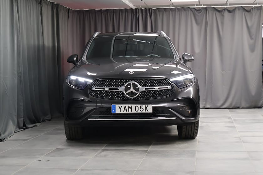 Bild 2 av Mercedes-Benz GLC 300 e 4MATIC AMG Premium Plus HUD Pano Burmester MOMS
