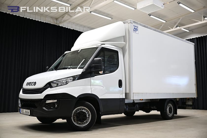 Bild 1 av Iveco Daily 35-160 Chassi Cab 156HK Automat|Volymskåp|BG-Lyft|EnÄgare|NyKamrem|Moms