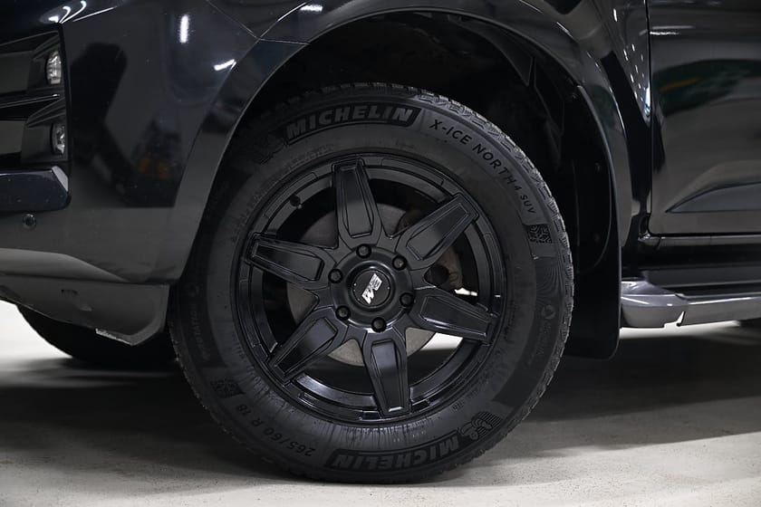 Bild 3 av Isuzu D-Max Crew Cab 163HK Automat|Drag|Värmare|Rolltop|EnÄgare|Moms|SeUtr!!