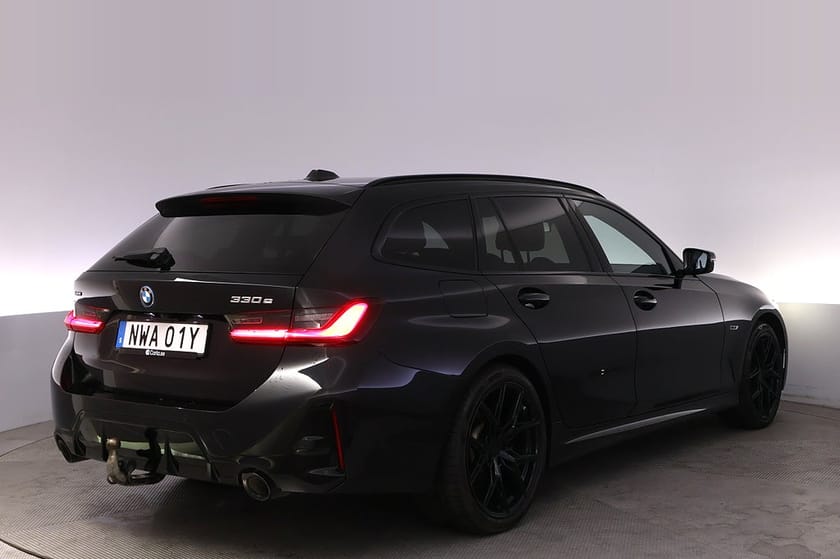 Bild 5 av BMW 330e xDrive Touring M-Sport Pano HK Drag AdapFarth Kam