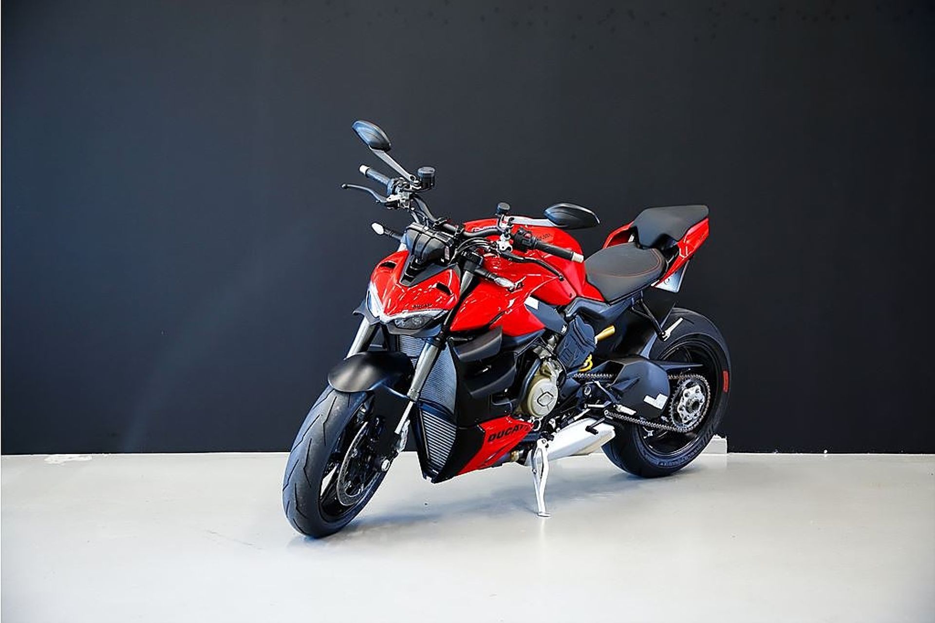 Ducati Streetfighter V4 2024, bild 2/9