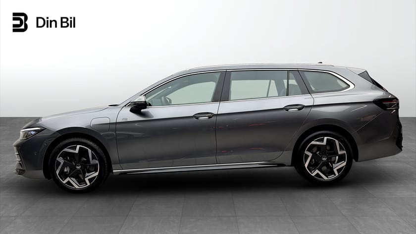 Bild 2 av Volkswagen Passat Variant eHybrid R-line 272hk/Drag/Assistans