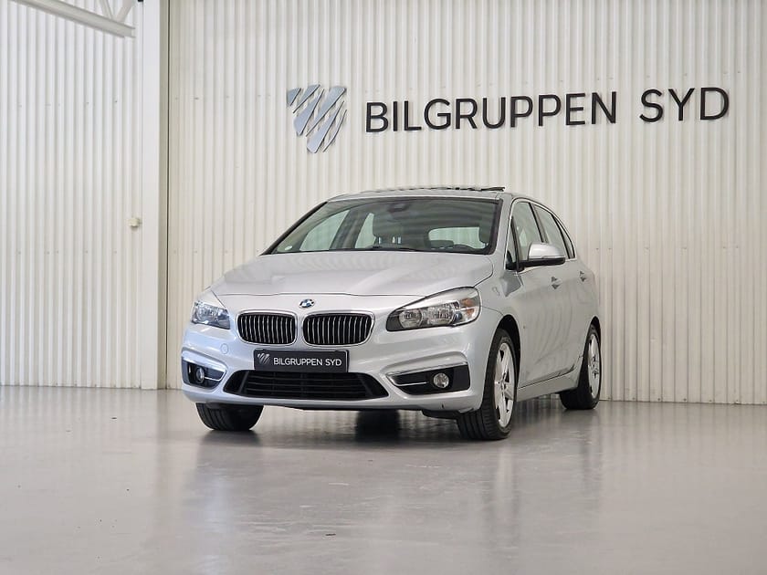 Bild 3 av BMW 220d xDrive Active Tourer |Luxury Line|Panorama|HUD|Keyless|