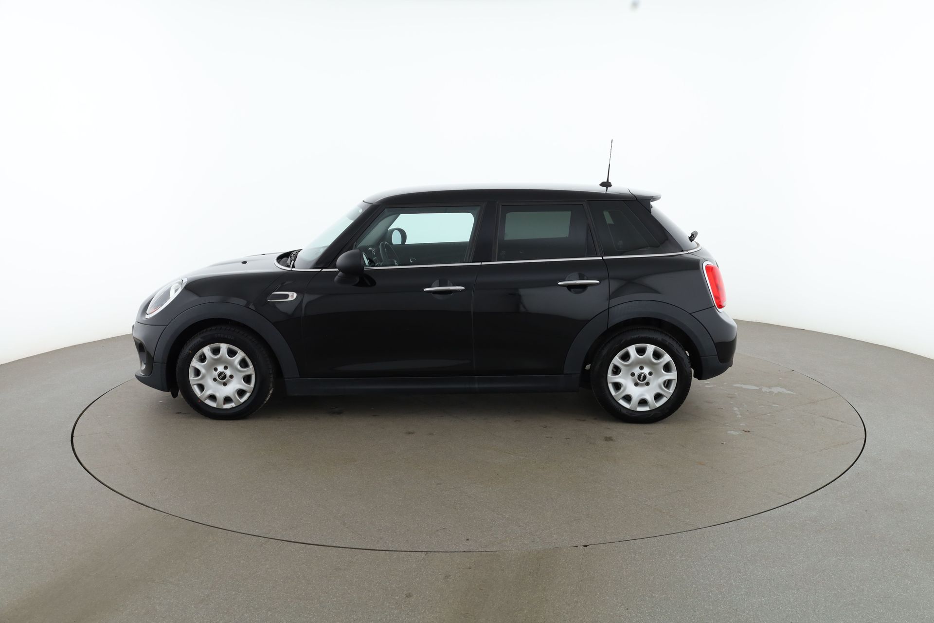MINI Cooper One 2016, kuva 2/10