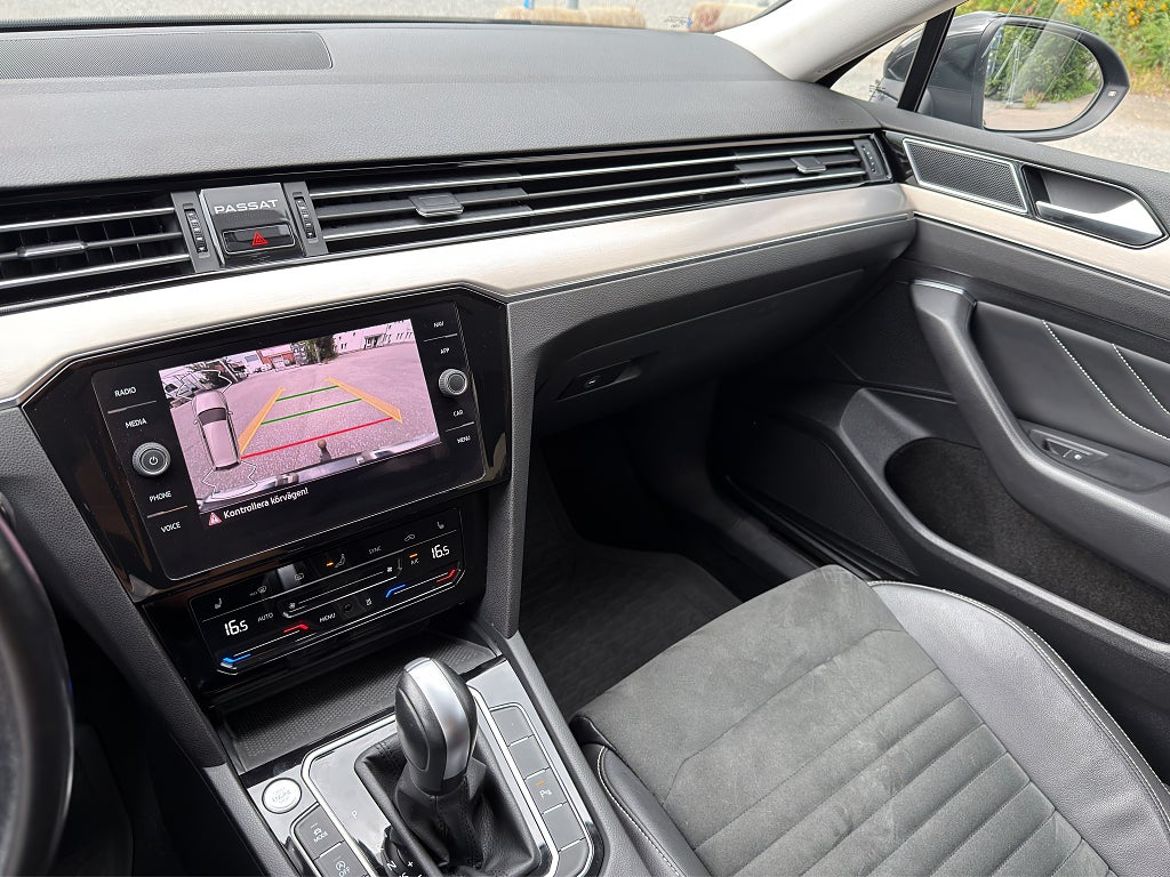 Volkswagen Passat Sportscombi, bild 12 av 17