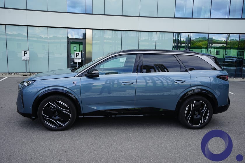 Bilde 3 av Peugeot E-5008 Dual Motor GT-Line Executive 4x4 - Fullutstyrt - 7 seter