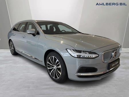 Volvo V90 Recharge T6 Core Edition II, Parkeringskamera Bak, Baklucka Elmanövrerad, Google Maps, Apple CarPlay