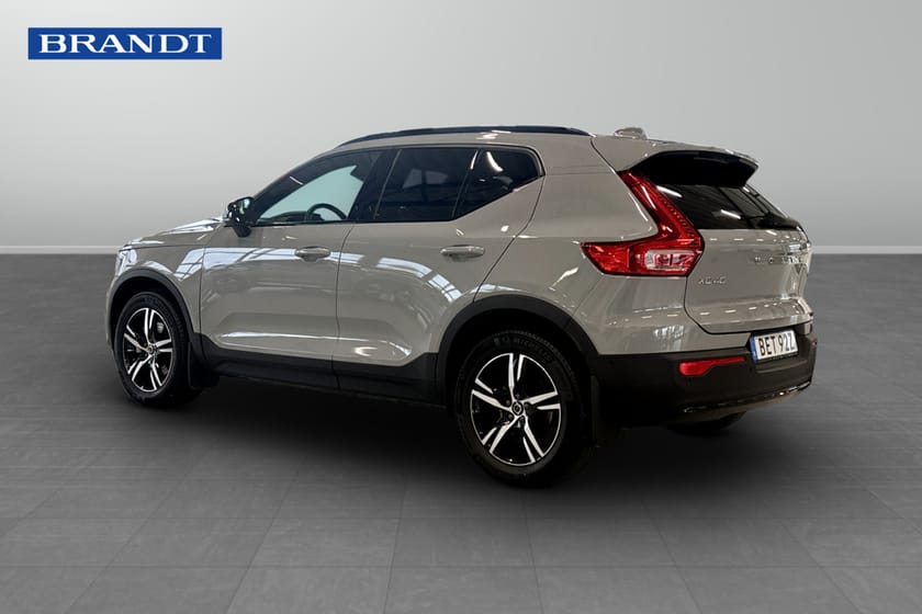 Bild 3 av Volvo XC40 B3 FWD Bensin Plus Dark