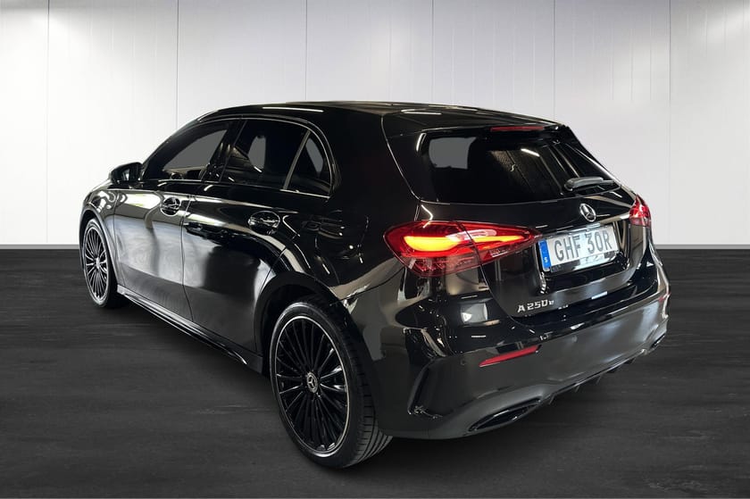 Bild 3 av Mercedes-Benz A 250 e AMG Värmare Burmester Nightpackage Keyless Moms