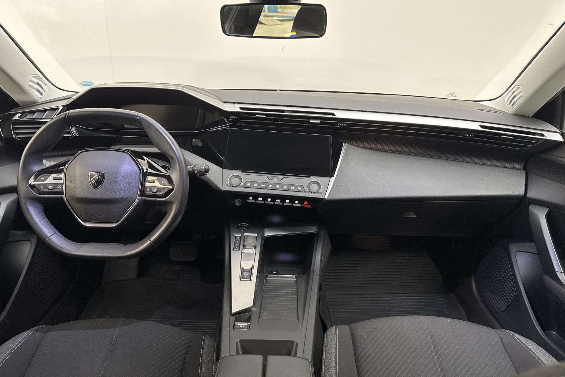 Peugeot 308 1.2 PureTech 130 2022, photo 7/10