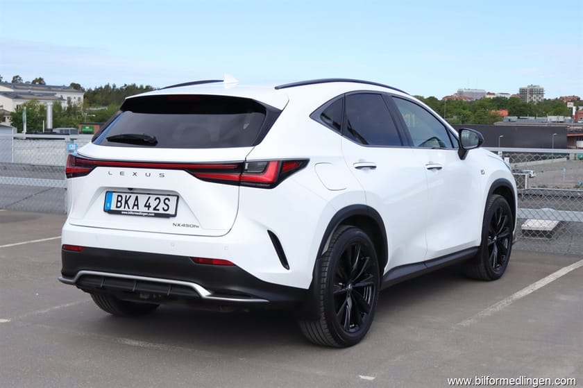 Bild 4 av Lexus NX 450h+ E-Four F Sport Plug-In S/V-hjul 1 ägare