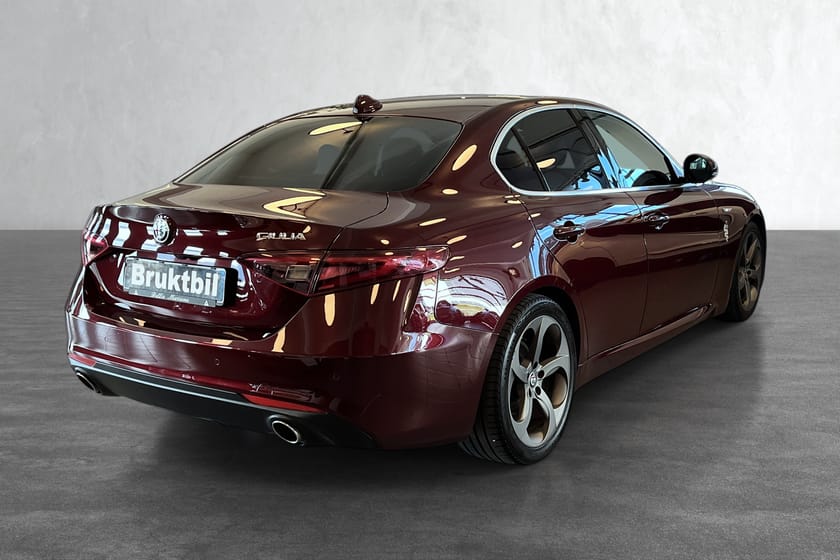 Bilde 3 av Alfa Romeo Giulia -MANUELL-CRUISE-180 HK.-HENGERFESTE-