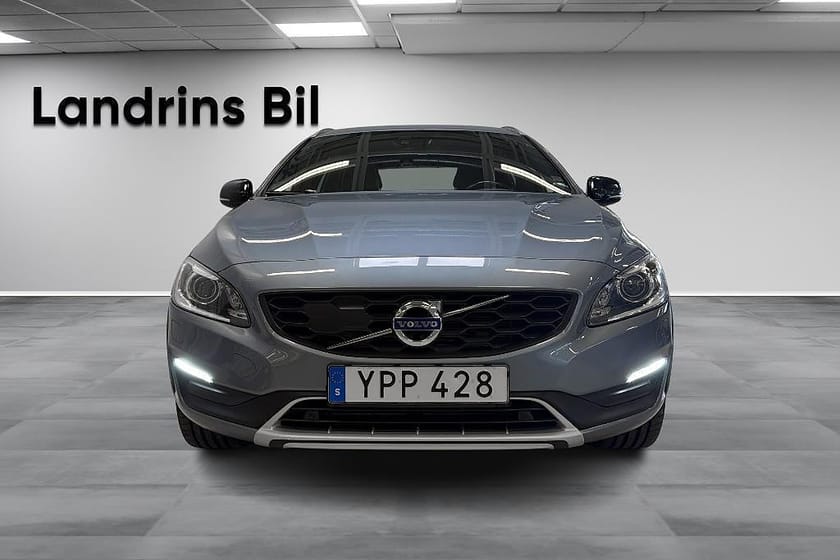 Bild 2 av Volvo V60 Cross Country D4 190HK Classic Momentum *Vinterhjul*Nav*