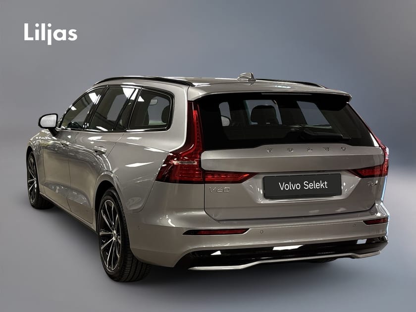 Bild 4 av Volvo V60 T6 AWD Plus Dark Nordic Edition//360-kamera//Drag//