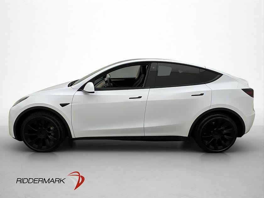 Bild 3 av Tesla Model Y Standard Range RWD Dragkrok Pano AP Sv.Såld