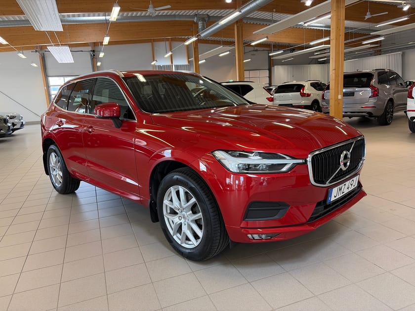 Bild 1 av Volvo XC60 D4 AWD Momentum Advanced SE, Teknikpaket, Tonade rutor,Baksätesvärme, Dragkrok halvautomatisk