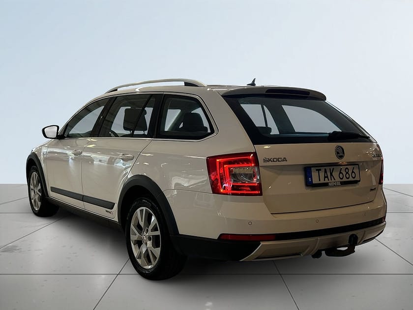 Bild 5 av Škoda Octavia Scout Skoda 2.0 TDI 4x4 Aut Dragkrok Mvärmare Farthållare S&V-däck