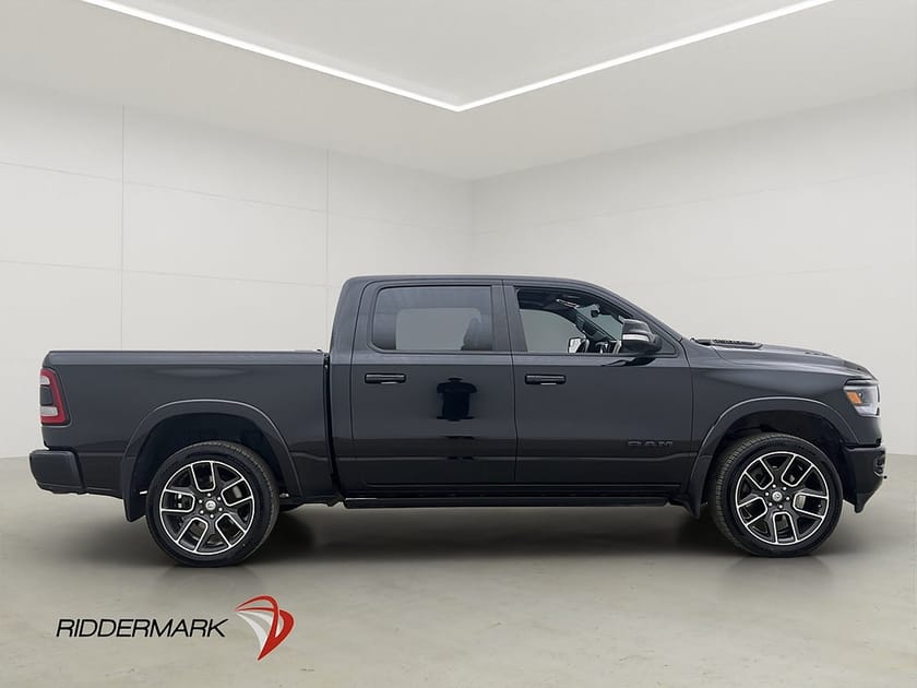 Bild 2 av RAM 1500 Crew Cab Dodge Laramie Night 5.7 4x4 Drag Pano Luft H/K Moms