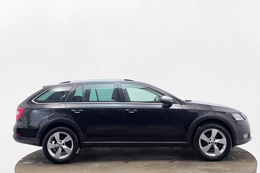 Bild 5 av Škoda Octavia Scout 2.0 4x4 Premium Drag Läder/Alcantara Navi Kamera Värmare CANTON