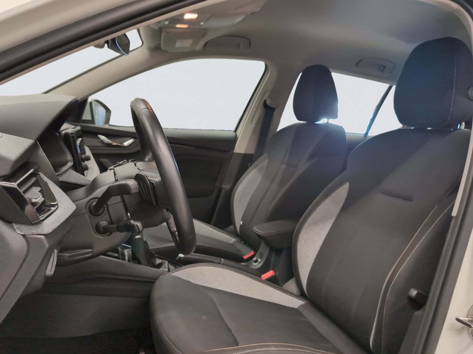 Skoda Kamiq 1.0 TSI 2024, bild 7/10
