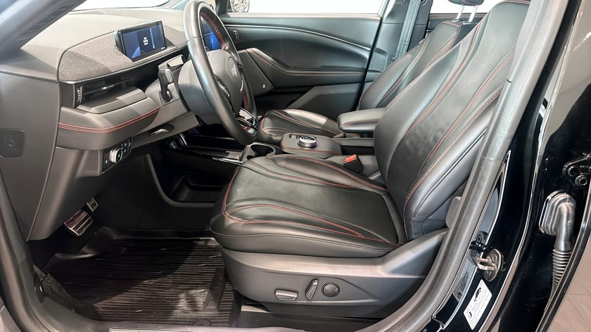 Bild 5 av Ford Mustang Mach-E Standard Range AWD Teknikpaket