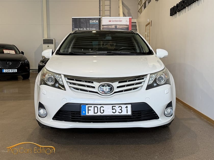 Bild 2 av Toyota Avensis Kombi 2.2 D-4D Automatisk, 150hk Executive Backkamera Navi
