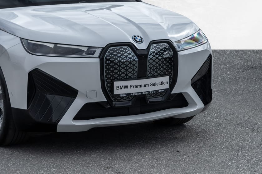 Bilde 2 av BMW iX xDrive40 Fully Charged Sportspakke Krok Pano A.Cruise