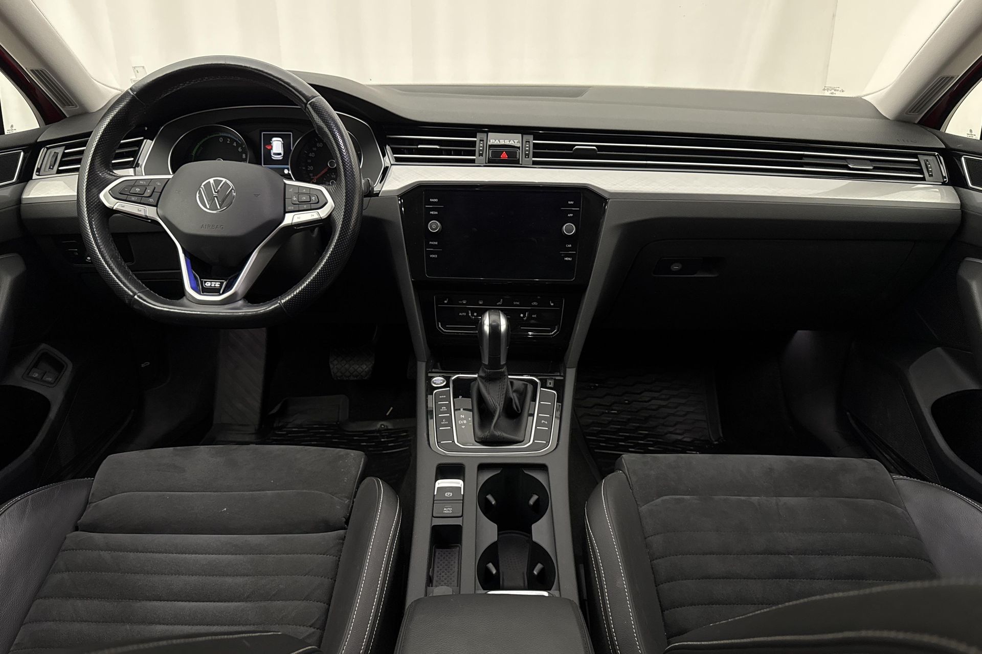 Volkswagen Passat Sportscombi GTE 2021, bild 7/10