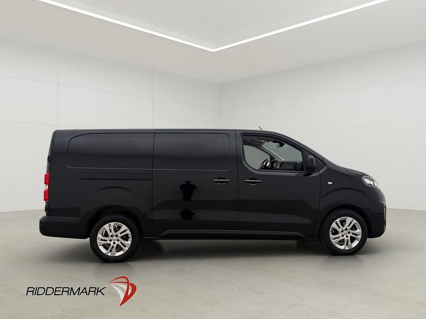 Bild 2 av Opel Vivaro Skåpbil IP L3 177hk Ny-Kamrem Värm Drag Kamera CARPLAY Moms